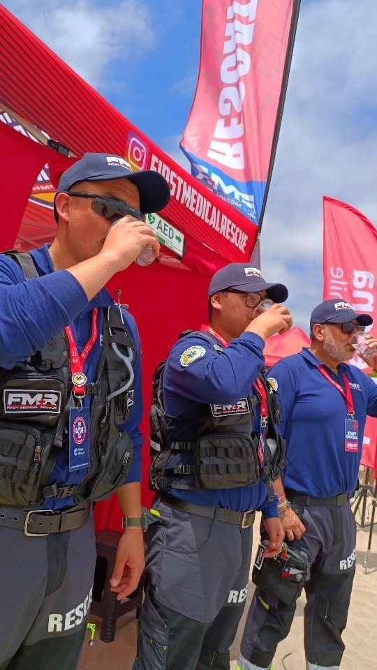 Equipo de First Medical Rescue en el puesto médico de un evento